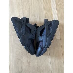 Nike Air Huarache Triple Black All Black US Sneakers 318429-003 Mens Size 9.5